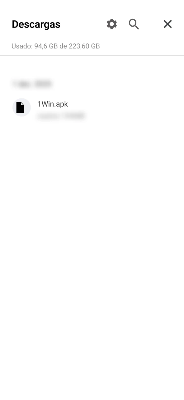 Busca el APK de 1Win en la carpeta de descargas de tu teléfono.